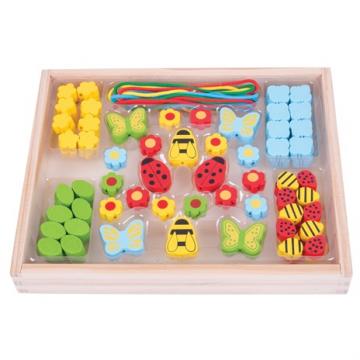 Bigjigs Toys Navlékací korálky Louka